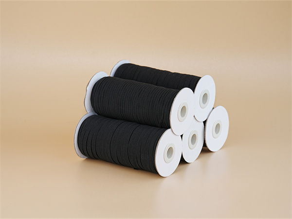 Ride the horse with elastic bands